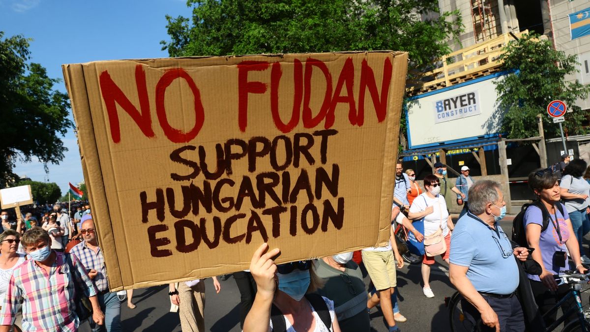 Maďaři nechtějí platit za čínský kampus. Vláda je nechá rozhodnout